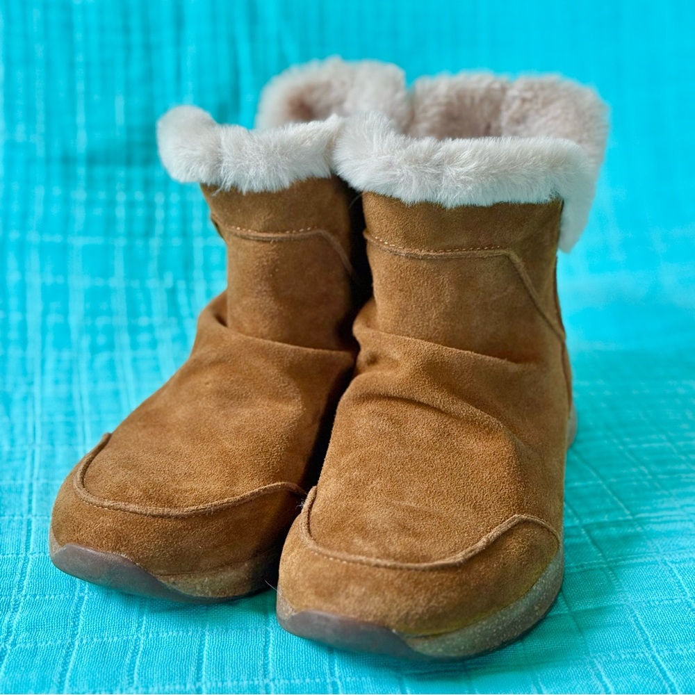 TAOS Booties Cozy Suede Slip On Faux Shearling Boots Cabincore Sz 10